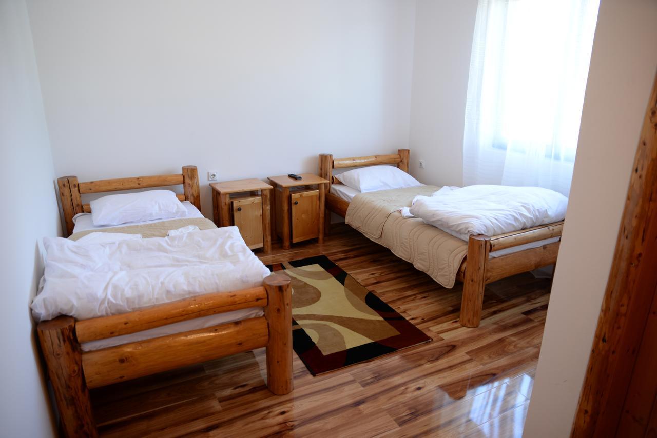 Motel Nacionalni Restoran Ognjiste Koruge Extérieur photo