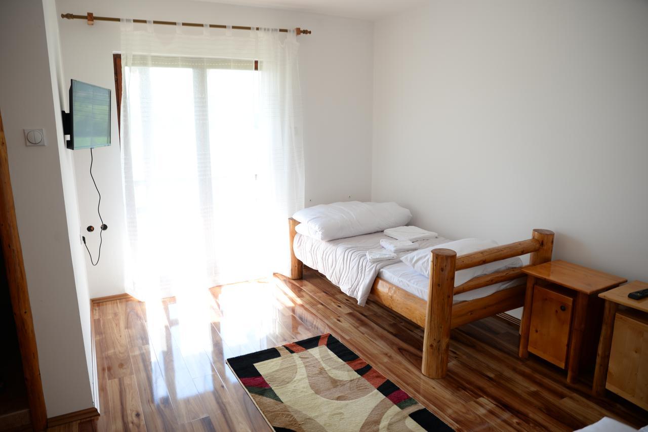 Motel Nacionalni Restoran Ognjiste Koruge Extérieur photo
